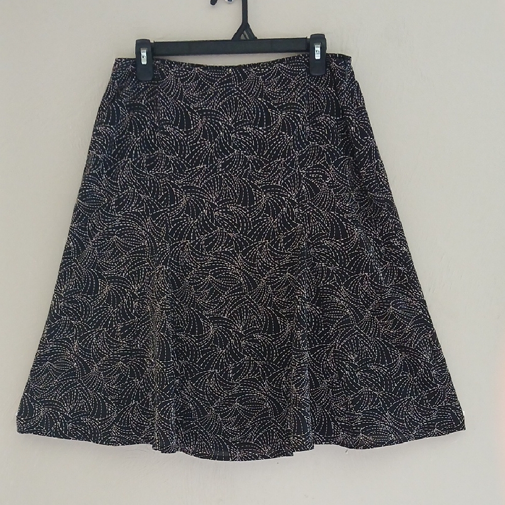 Jones Wear Black and White Swirl A-Line Skirt Sz 10‎